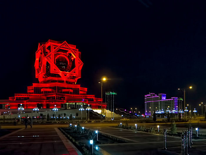 evil-buildings-103-586b6e4772360__700
