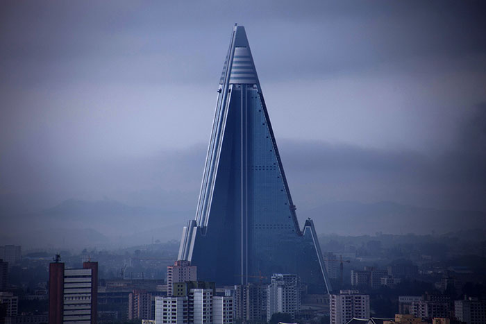 evil-buildings-111-586a127e48527__700