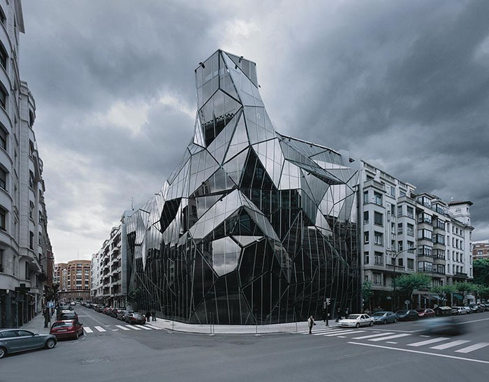 evil-buildings-116-586a24a012139__700