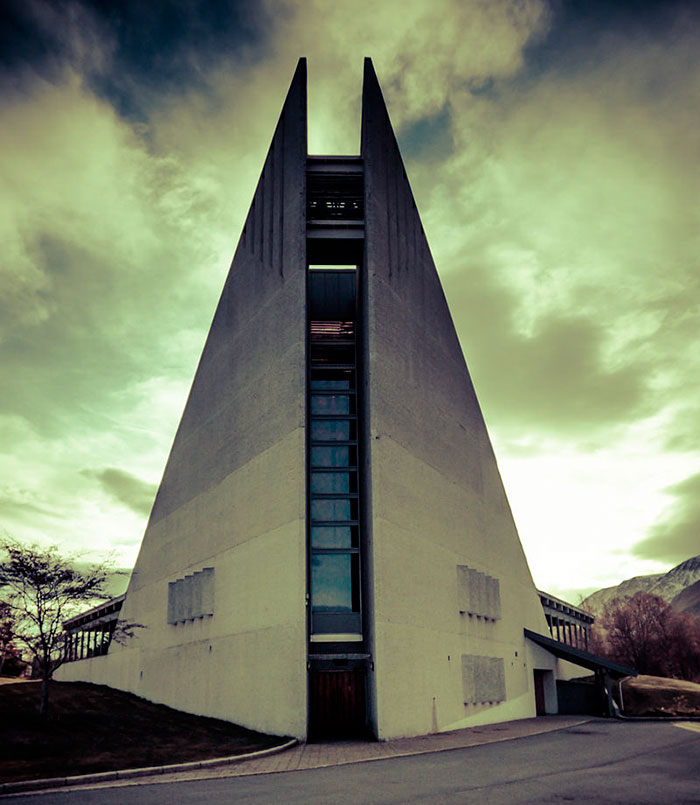 evil-buildings-128-586a72588bb31__700