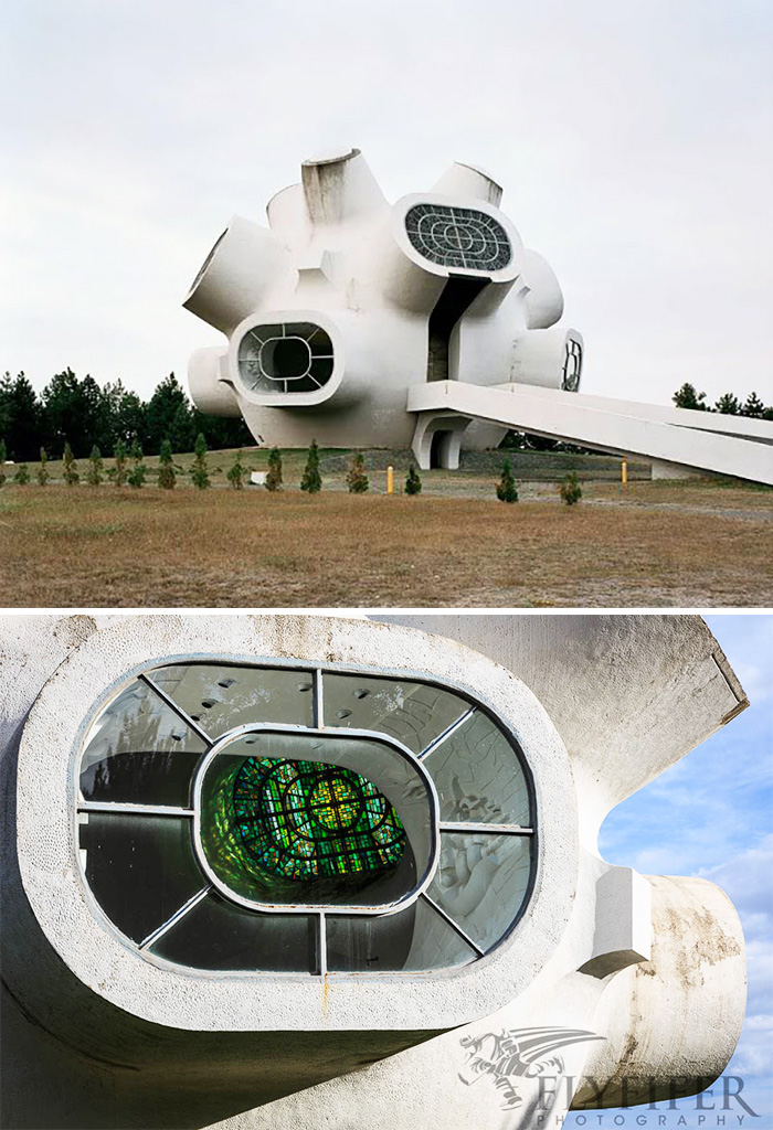 evil-buildings-47-585b9cfab9041__700