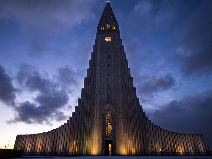 evil-buildings-51-585a84adc6dce__700