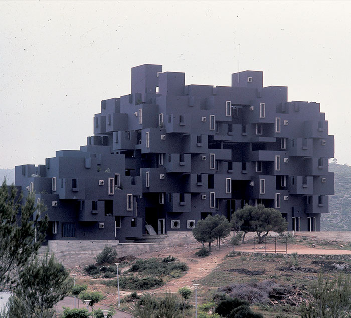 evil-buildings-57-58662dceb86d6__700