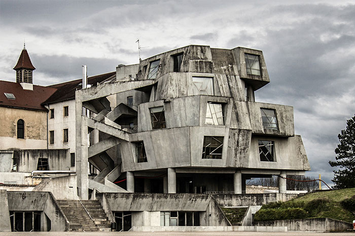 evil-buildings-58-586632a0ed3d4__700