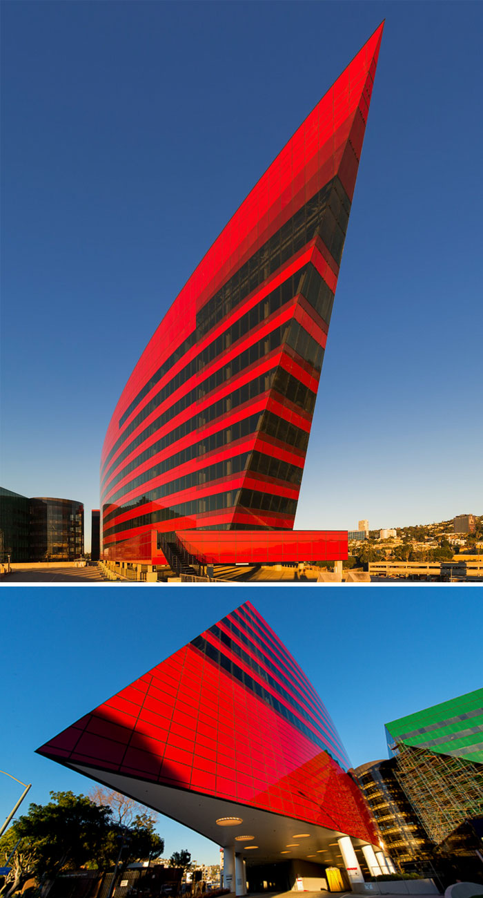 evil-buildings-79-586a2c8067847__700
