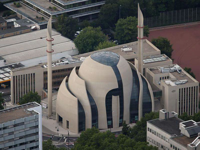 evil-buildings-84-586a44e00c7af__700